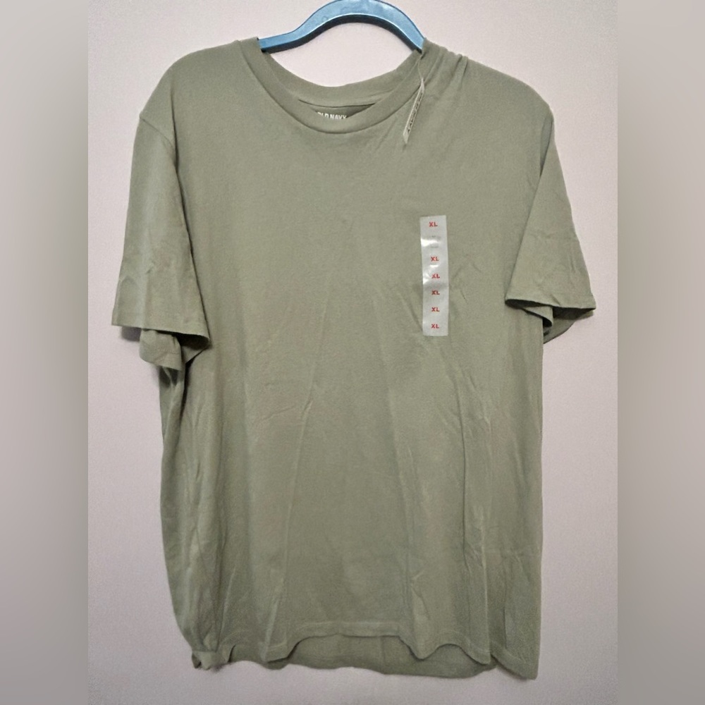 OLD NAVY TSHIRT - MENS NWT